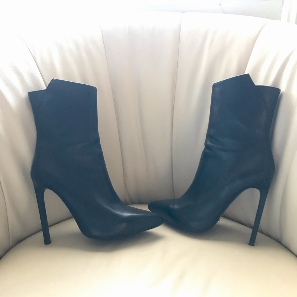 New Tony Bianco Frappe black leather heeled boot